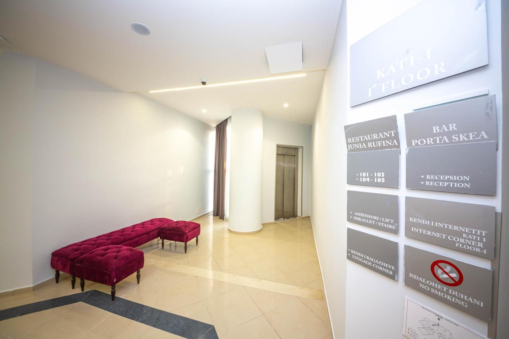 Hotel Sea Breeze Sarandë Eksteriør billede