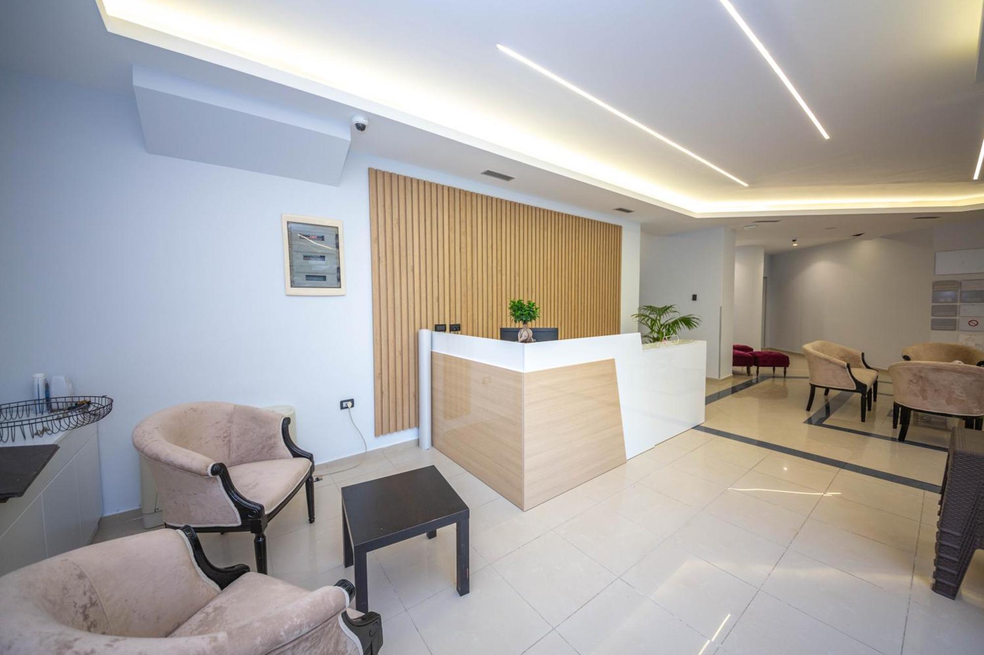 Hotel Sea Breeze Sarandë Eksteriør billede