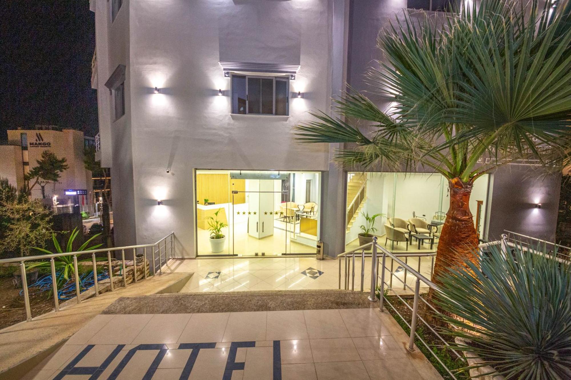 Hotel Sea Breeze Sarandë Eksteriør billede