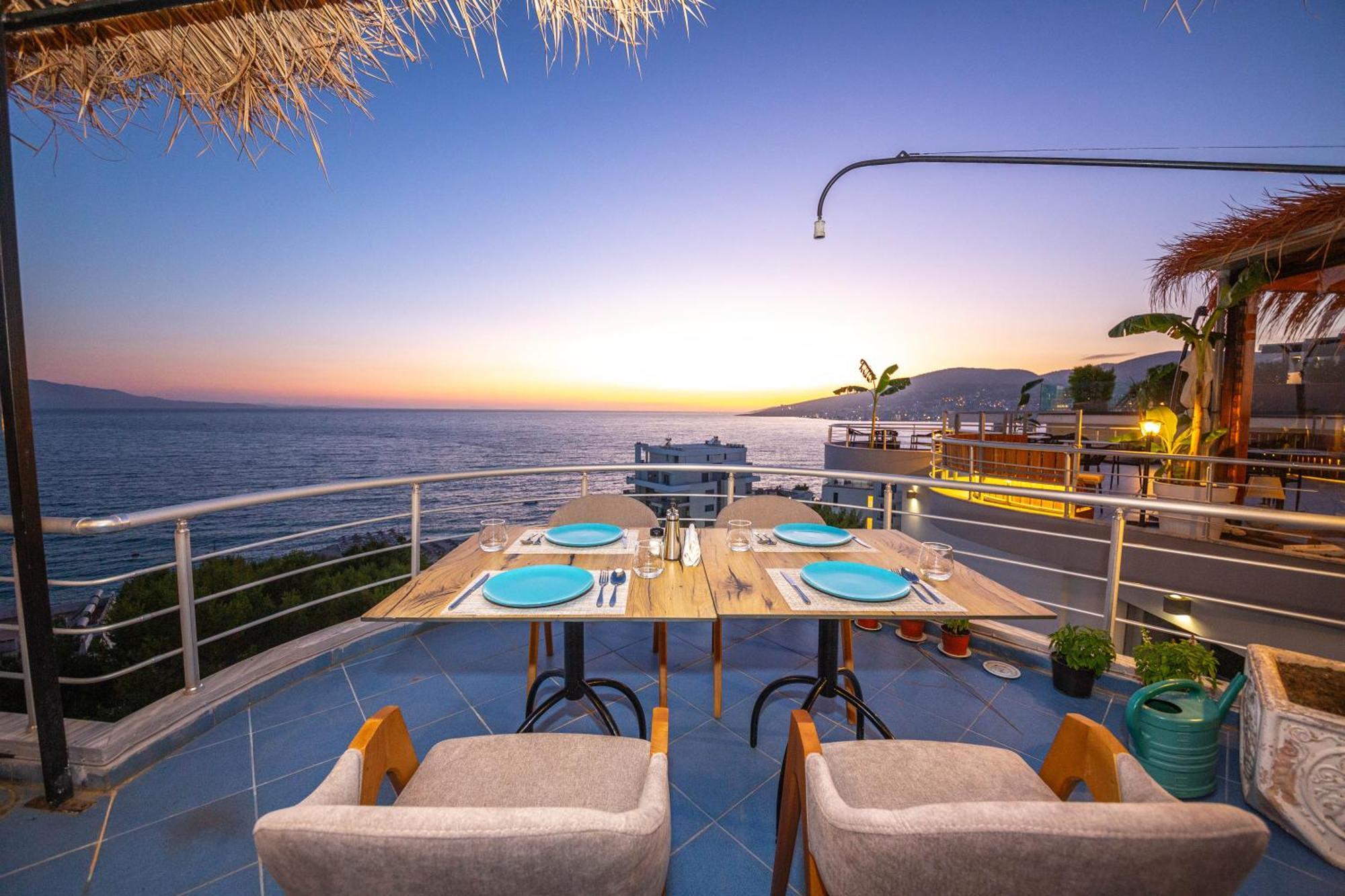 Hotel Sea Breeze Sarandë Eksteriør billede