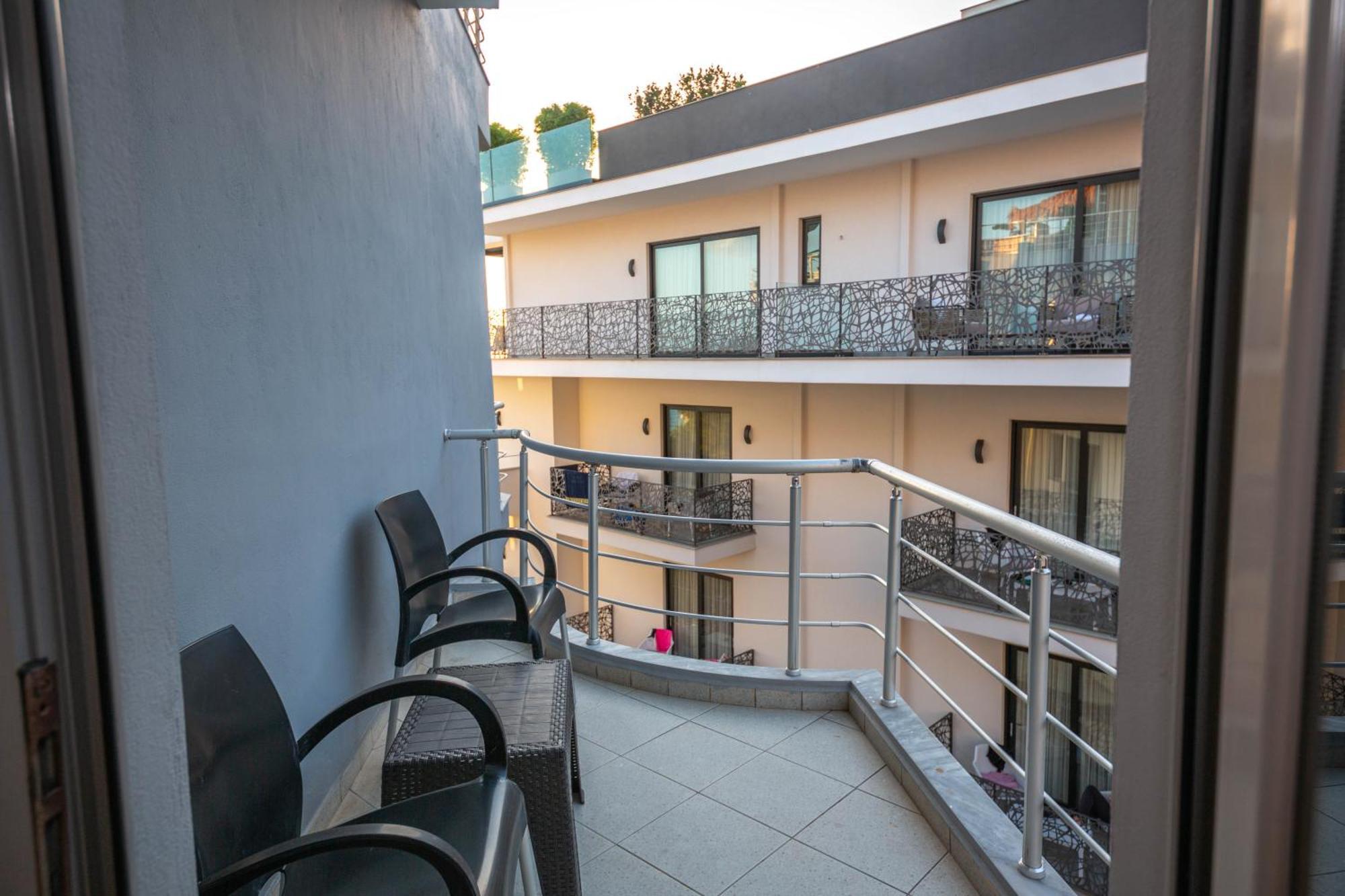 Hotel Sea Breeze Sarandë Eksteriør billede