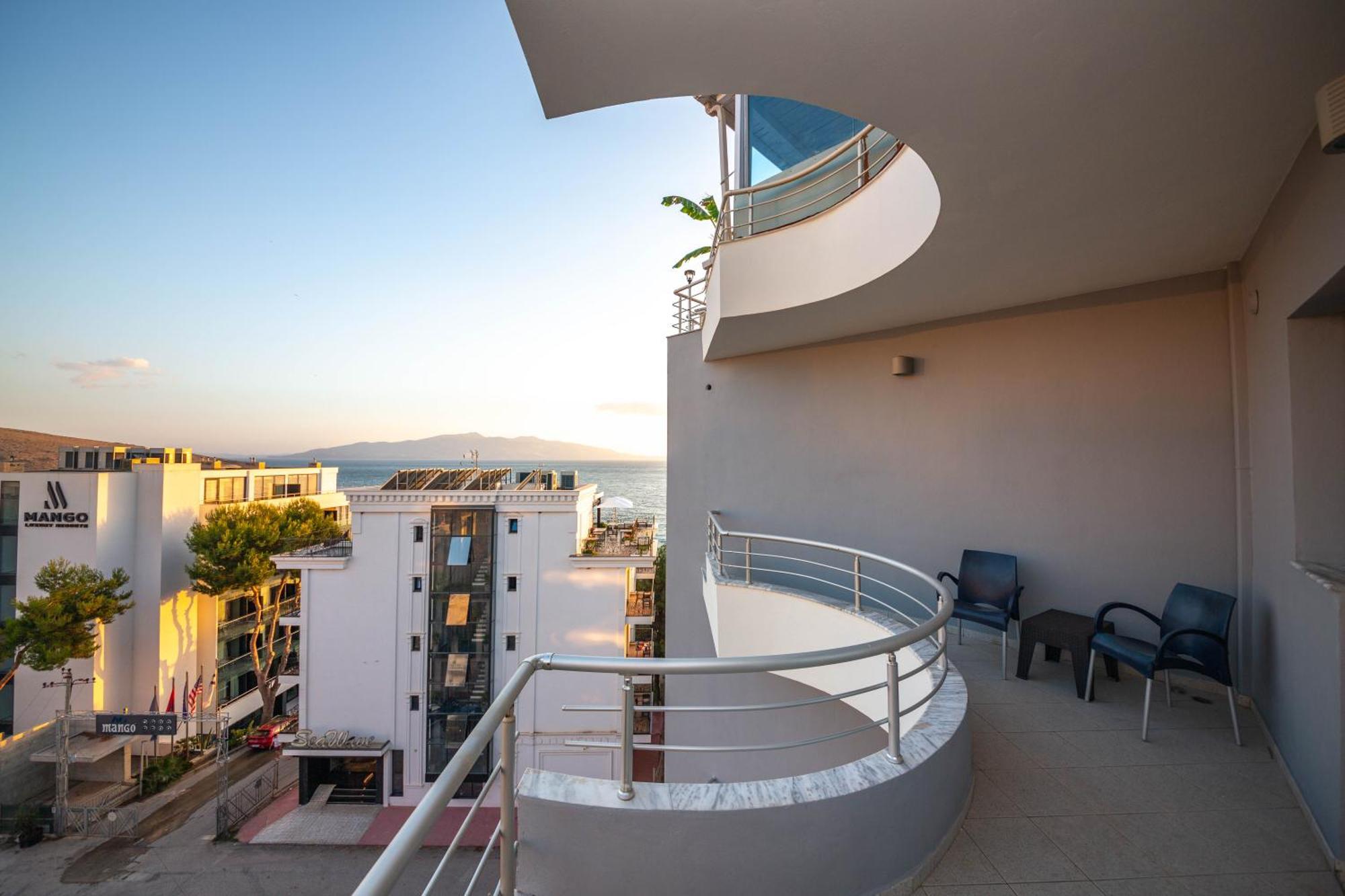 Hotel Sea Breeze Sarandë Eksteriør billede