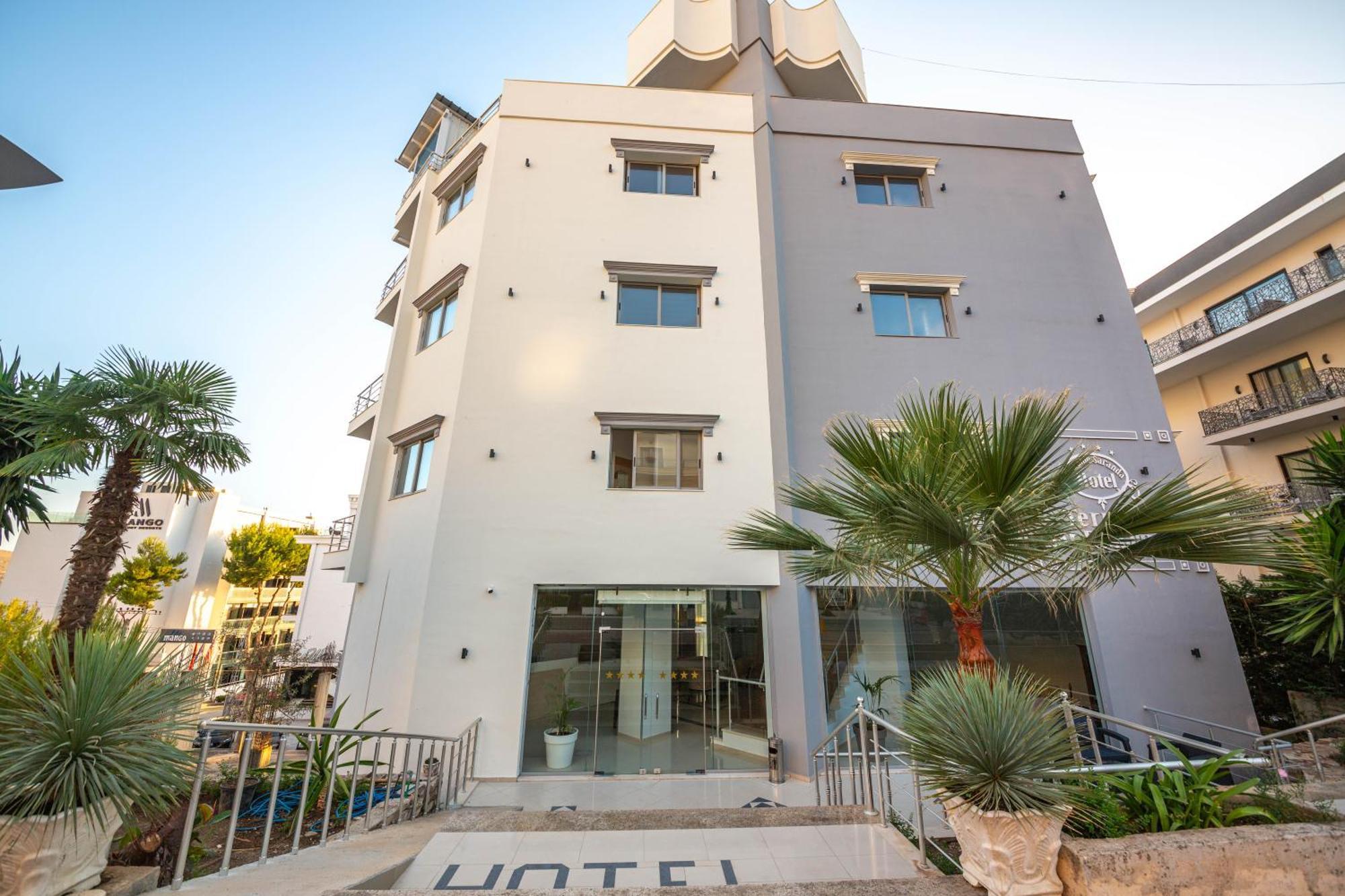 Hotel Sea Breeze Sarandë Eksteriør billede