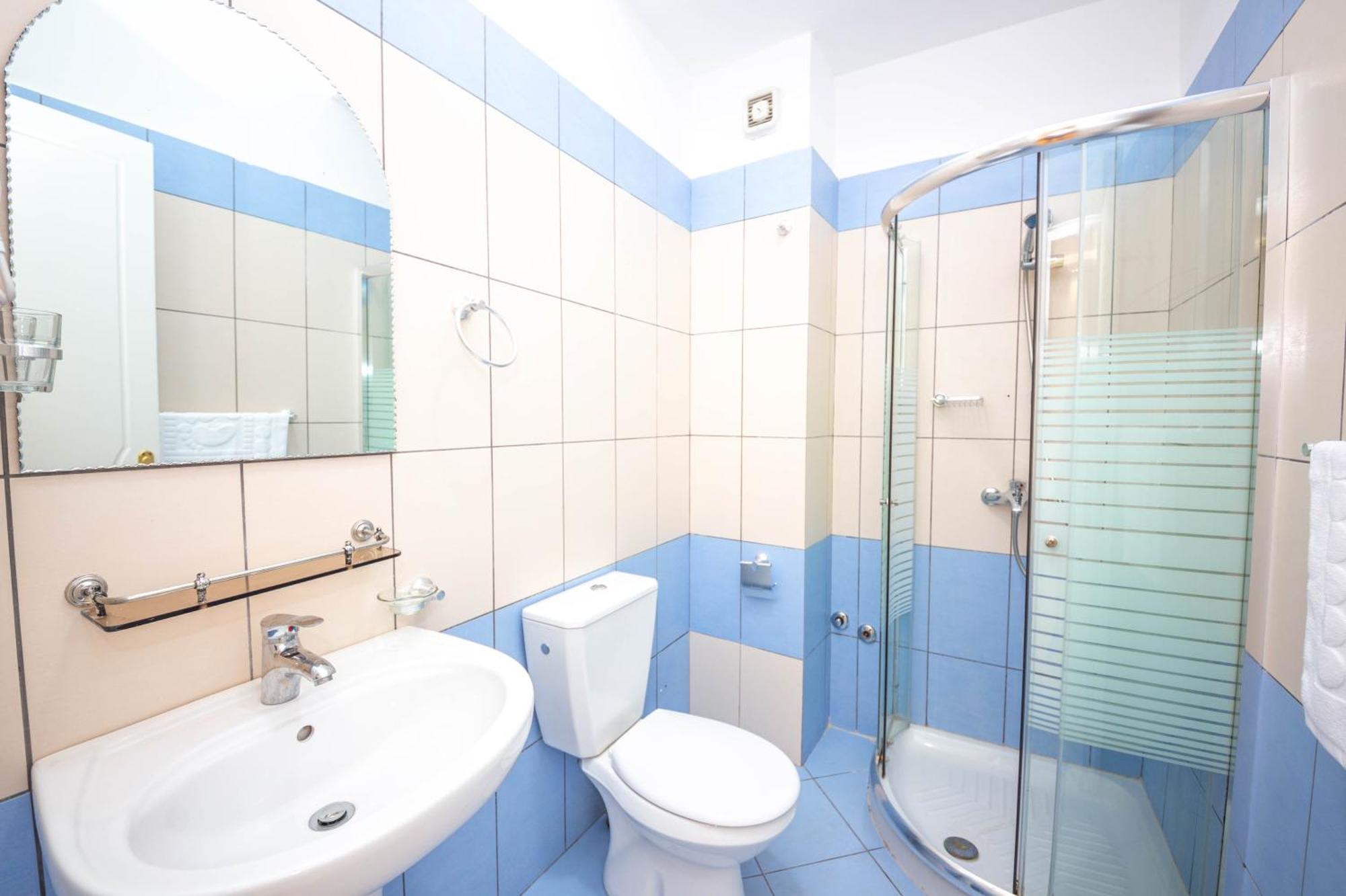 Hotel Sea Breeze Sarandë Eksteriør billede