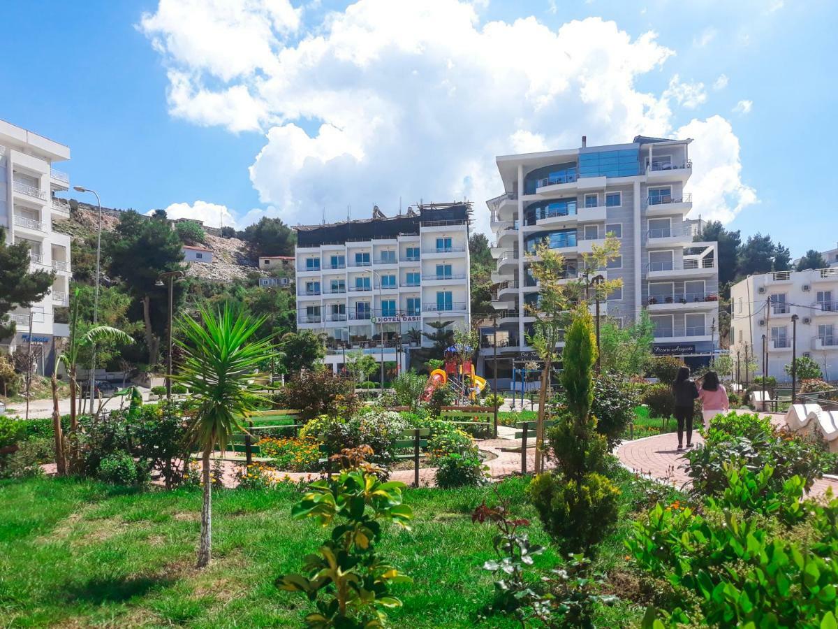 Hotel Sea Breeze Sarandë Eksteriør billede